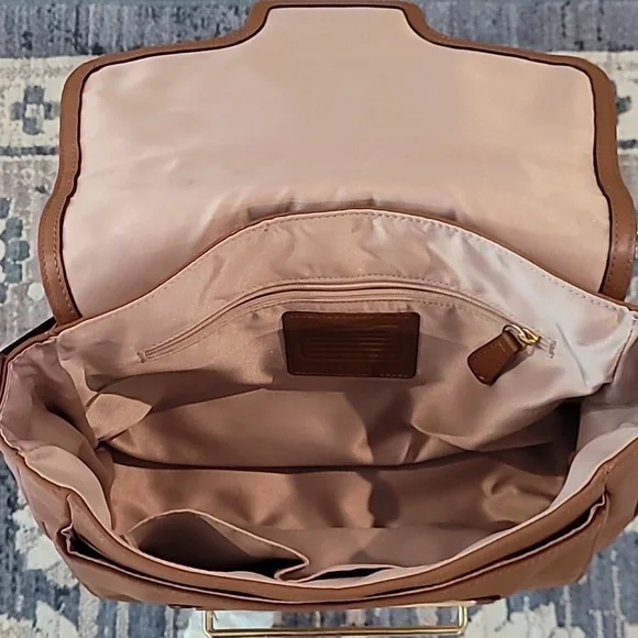 Vintage Coach 100% Leather Exceptional Condition Crossbody Handbag - Picture 7 of 12